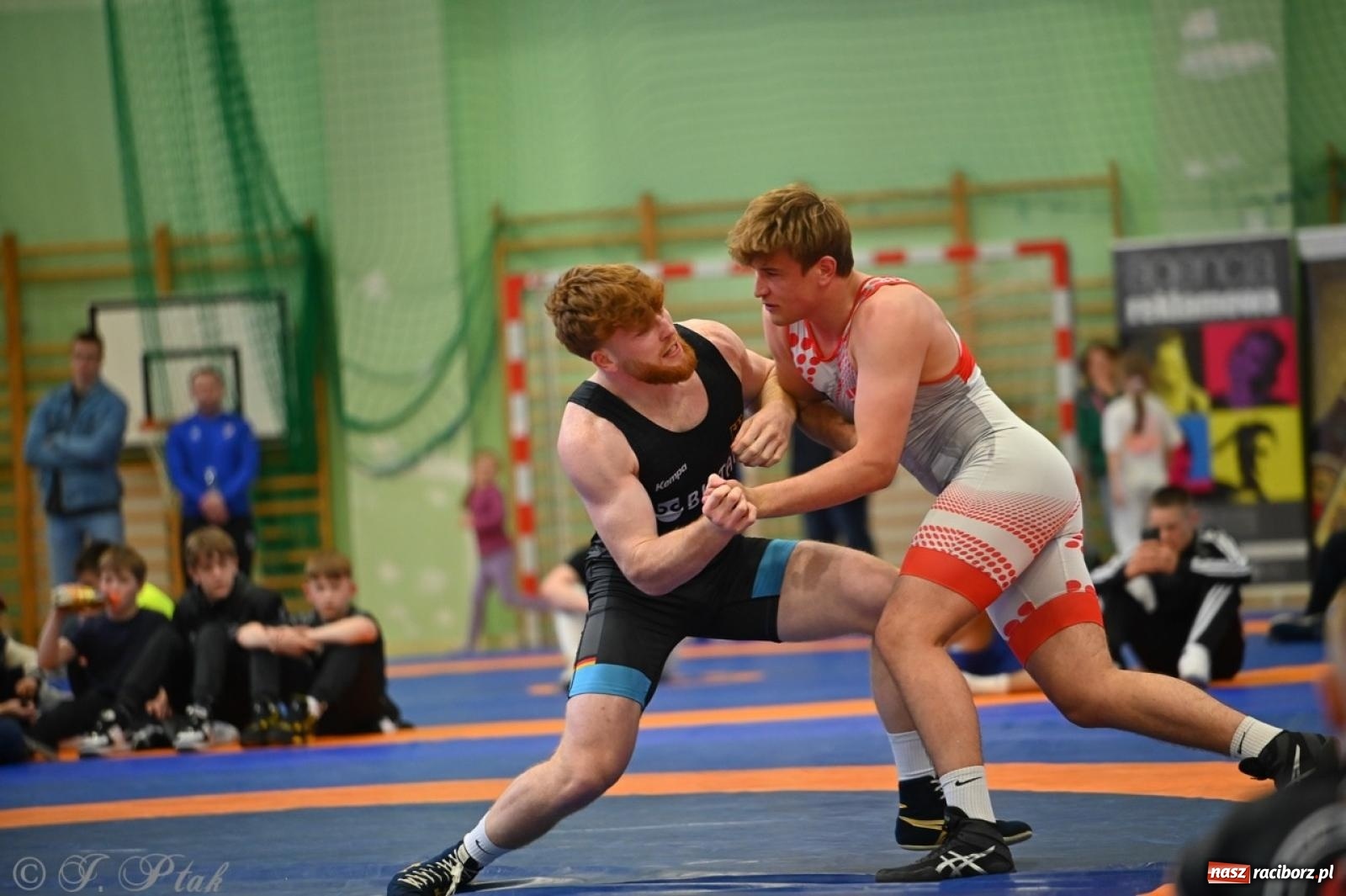 Zdjęcie w galerii na portalu naszraciborz.pl: Międzynarodowe starcie na matach. Racibórz gospodarzem Mistrzostw Polski Juniorów w zapasach klasycznych wiadomości z regionu