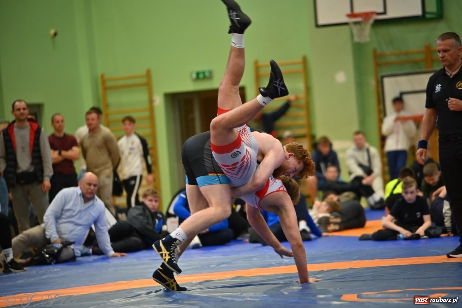 Zdjęcie w galerii na portalu naszraciborz.pl: Międzynarodowe starcie na matach. Racibórz gospodarzem Mistrzostw Polski Juniorów w zapasach klasycznych wiadomości z regionu