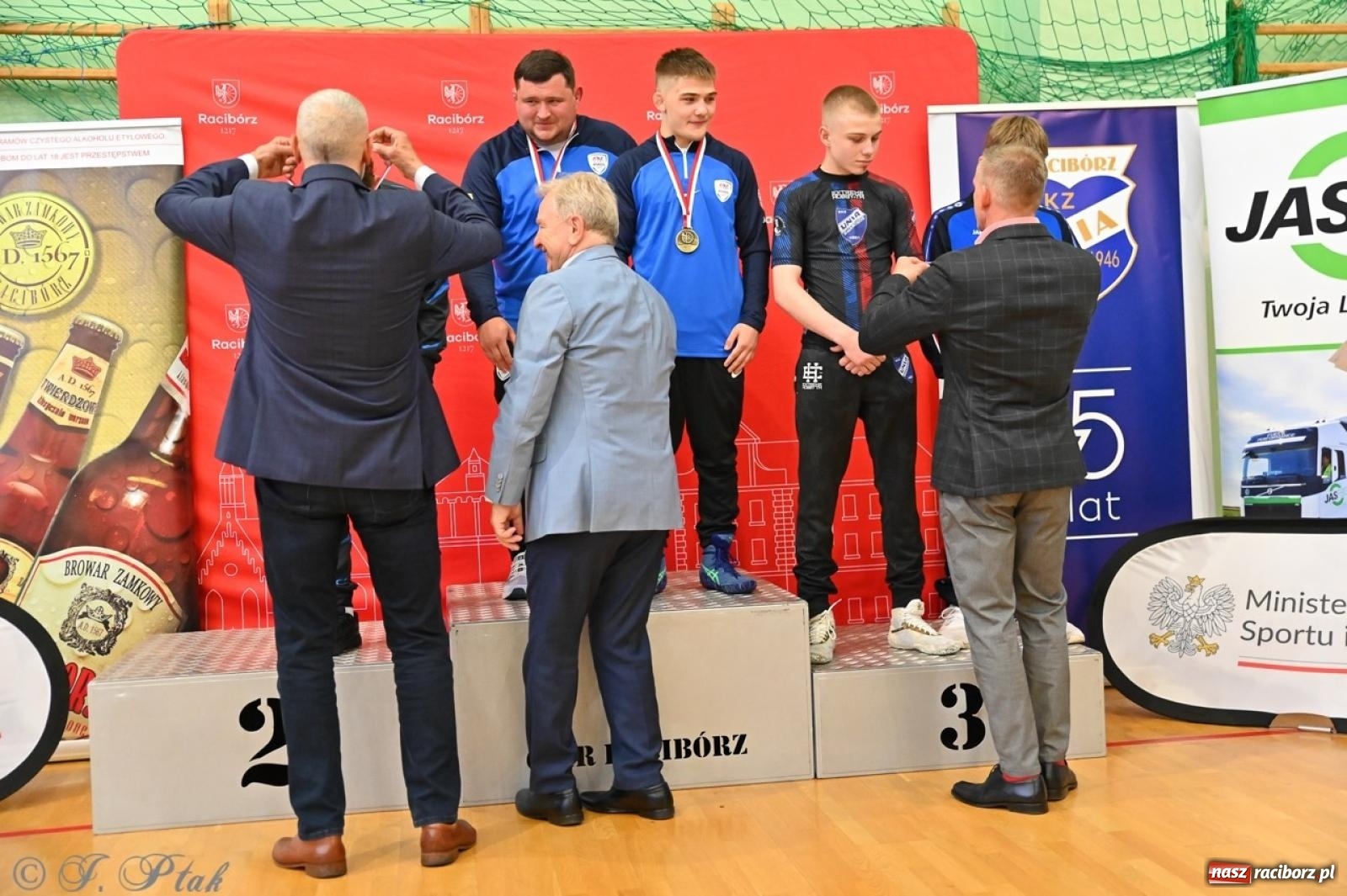 Zdjęcie w galerii na portalu naszraciborz.pl: Międzynarodowe starcie na matach. Racibórz gospodarzem Mistrzostw Polski Juniorów w zapasach klasycznych wiadomości z regionu