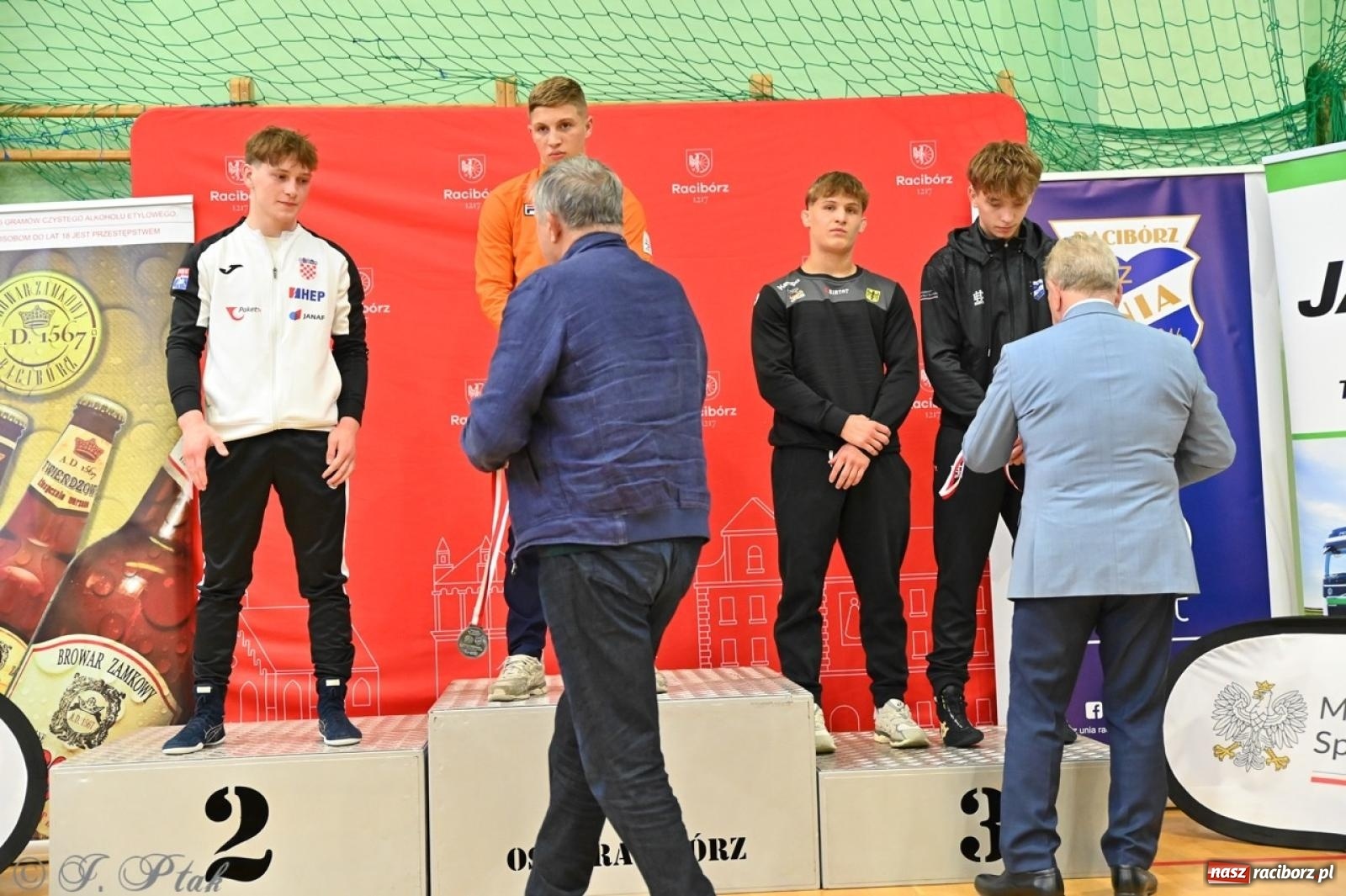 Zdjęcie w galerii na portalu naszraciborz.pl: Międzynarodowe starcie na matach. Racibórz gospodarzem Mistrzostw Polski Juniorów w zapasach klasycznych wiadomości z regionu