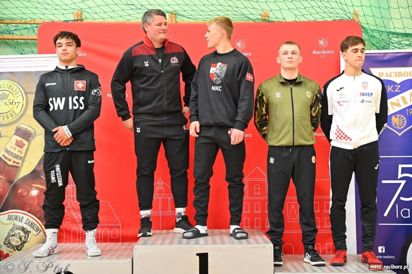 Zdjęcie w galerii na portalu naszraciborz.pl: Międzynarodowe starcie na matach. Racibórz gospodarzem Mistrzostw Polski Juniorów w zapasach klasycznych wiadomości z regionu