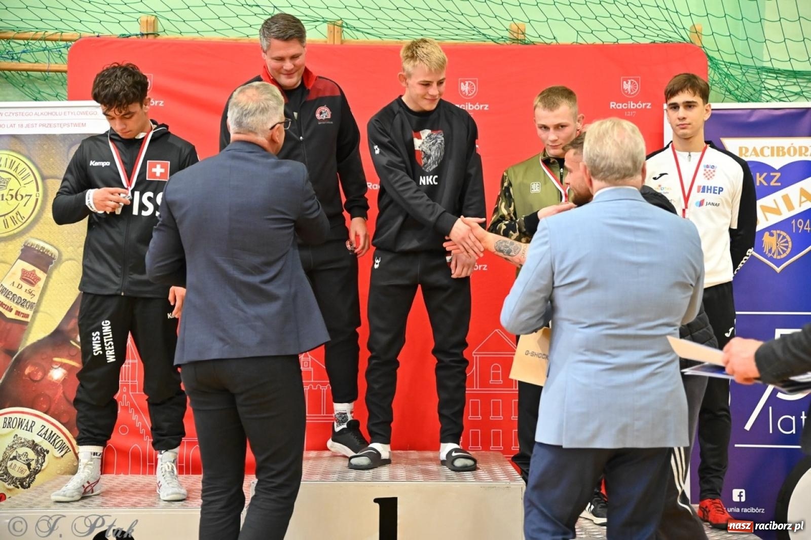 Zdjęcie w galerii na portalu naszraciborz.pl: Międzynarodowe starcie na matach. Racibórz gospodarzem Mistrzostw Polski Juniorów w zapasach klasycznych wiadomości z regionu