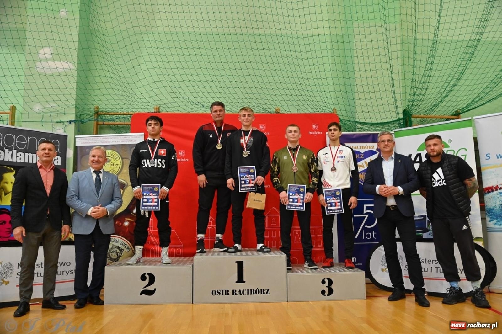 Zdjęcie w galerii na portalu naszraciborz.pl: Międzynarodowe starcie na matach. Racibórz gospodarzem Mistrzostw Polski Juniorów w zapasach klasycznych wiadomości z regionu