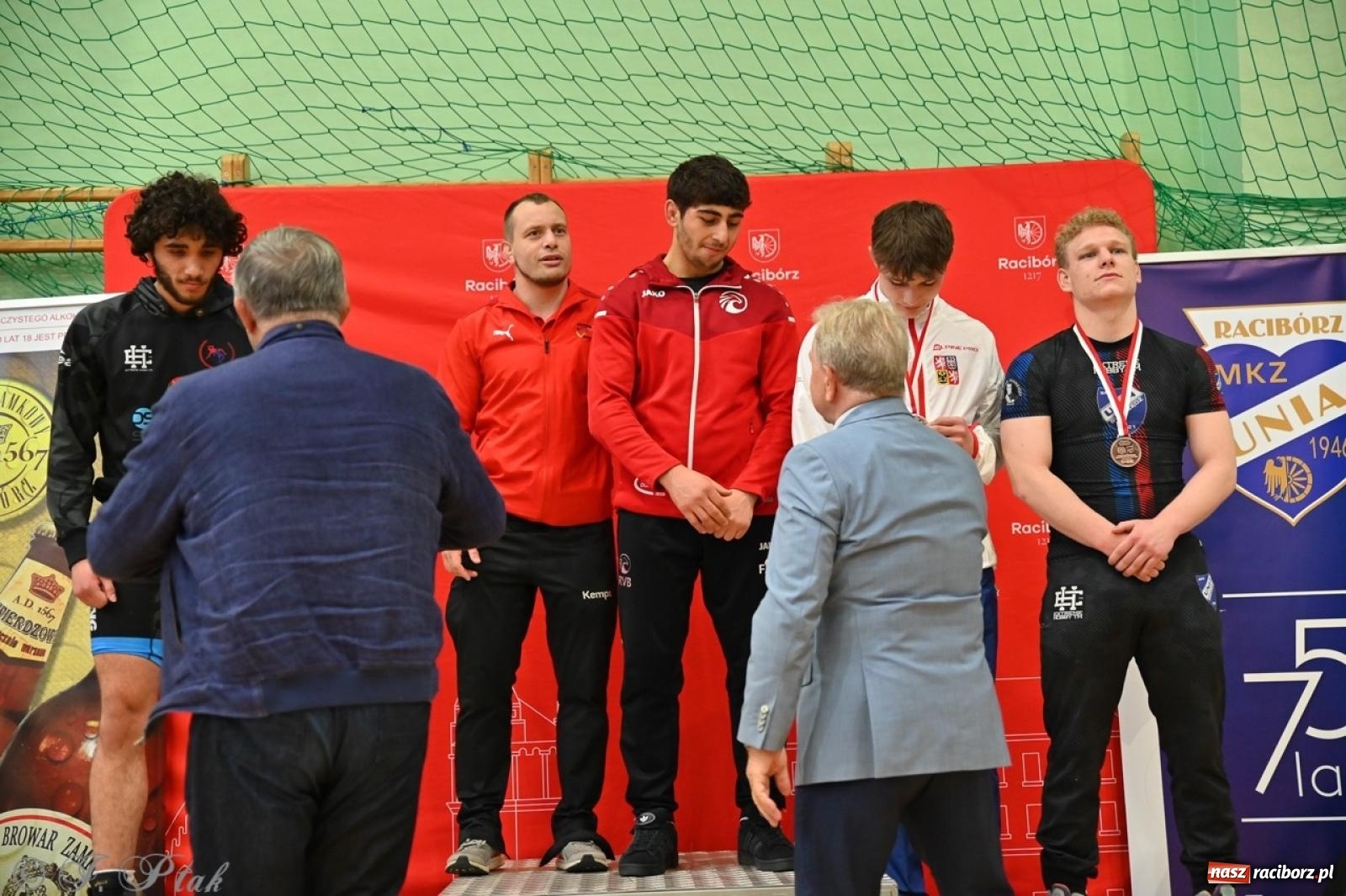 Zdjęcie w galerii na portalu naszraciborz.pl: Międzynarodowe starcie na matach. Racibórz gospodarzem Mistrzostw Polski Juniorów w zapasach klasycznych wiadomości z regionu