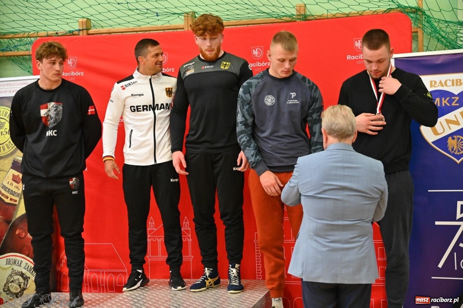 Zdjęcie w galerii na portalu naszraciborz.pl: Międzynarodowe starcie na matach. Racibórz gospodarzem Mistrzostw Polski Juniorów w zapasach klasycznych wiadomości z regionu