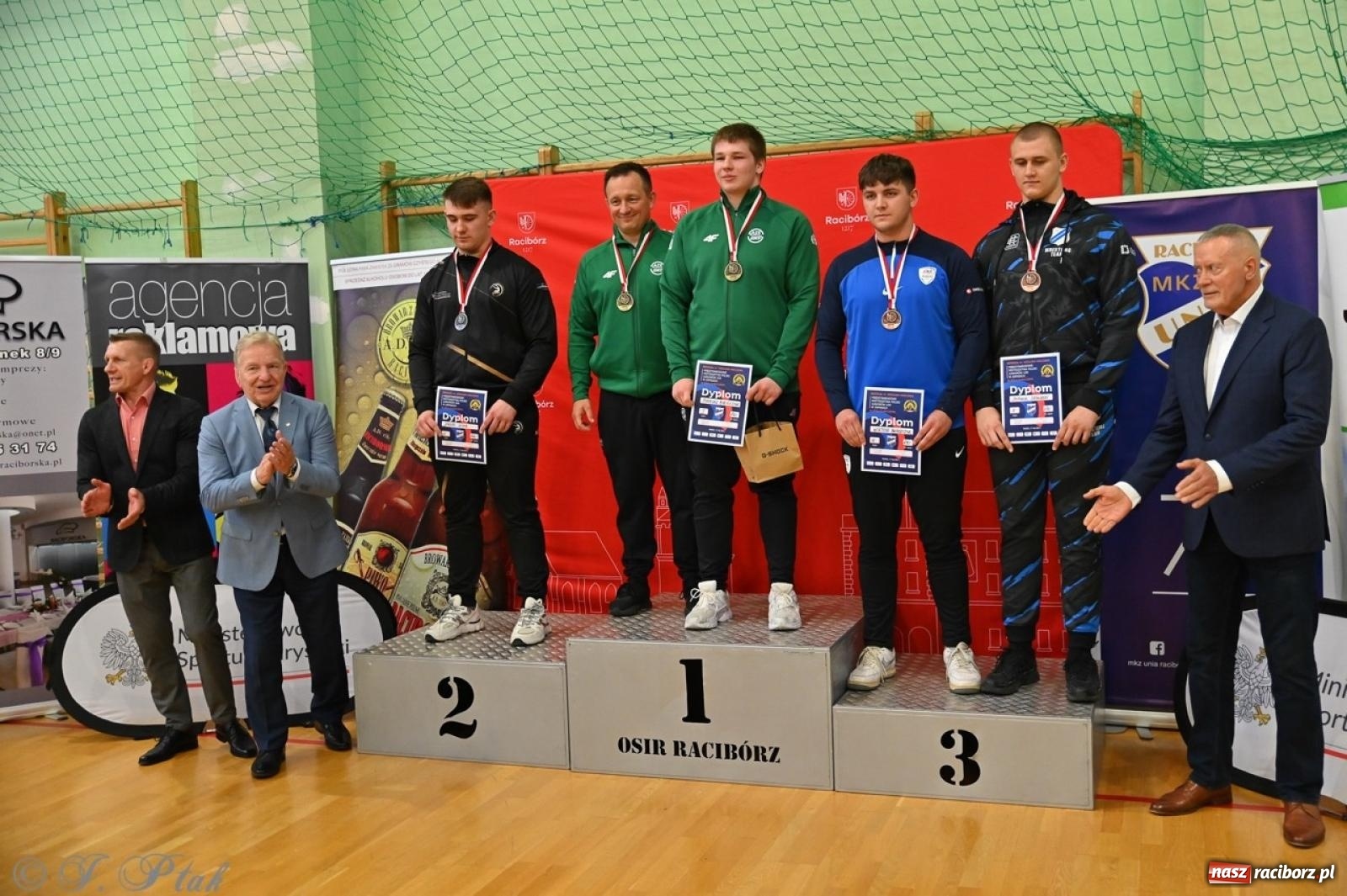 Zdjęcie w galerii na portalu naszraciborz.pl: Międzynarodowe starcie na matach. Racibórz gospodarzem Mistrzostw Polski Juniorów w zapasach klasycznych wiadomości z regionu