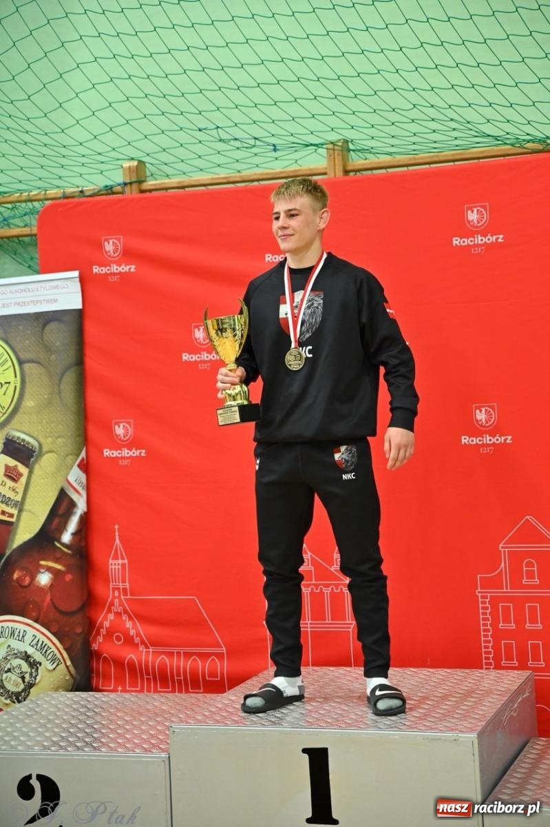 Zdjęcie w galerii na portalu naszraciborz.pl: Międzynarodowe starcie na matach. Racibórz gospodarzem Mistrzostw Polski Juniorów w zapasach klasycznych wiadomości z regionu