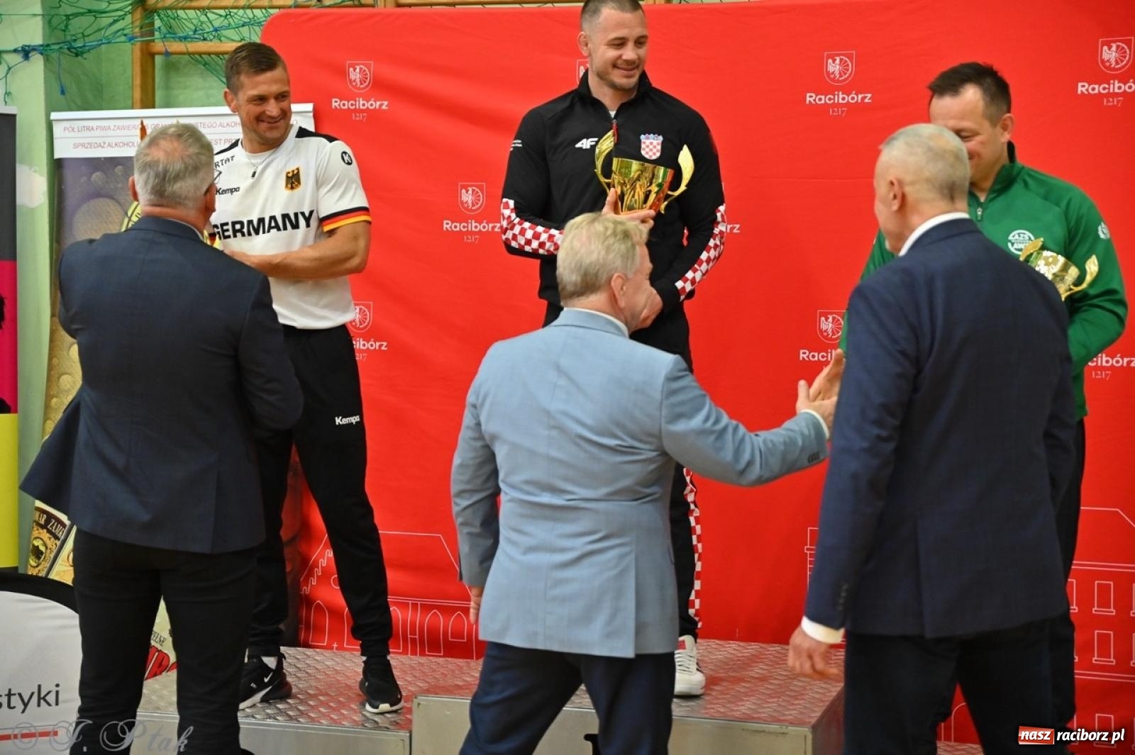 Zdjęcie w galerii na portalu naszraciborz.pl: Międzynarodowe starcie na matach. Racibórz gospodarzem Mistrzostw Polski Juniorów w zapasach klasycznych wiadomości z regionu