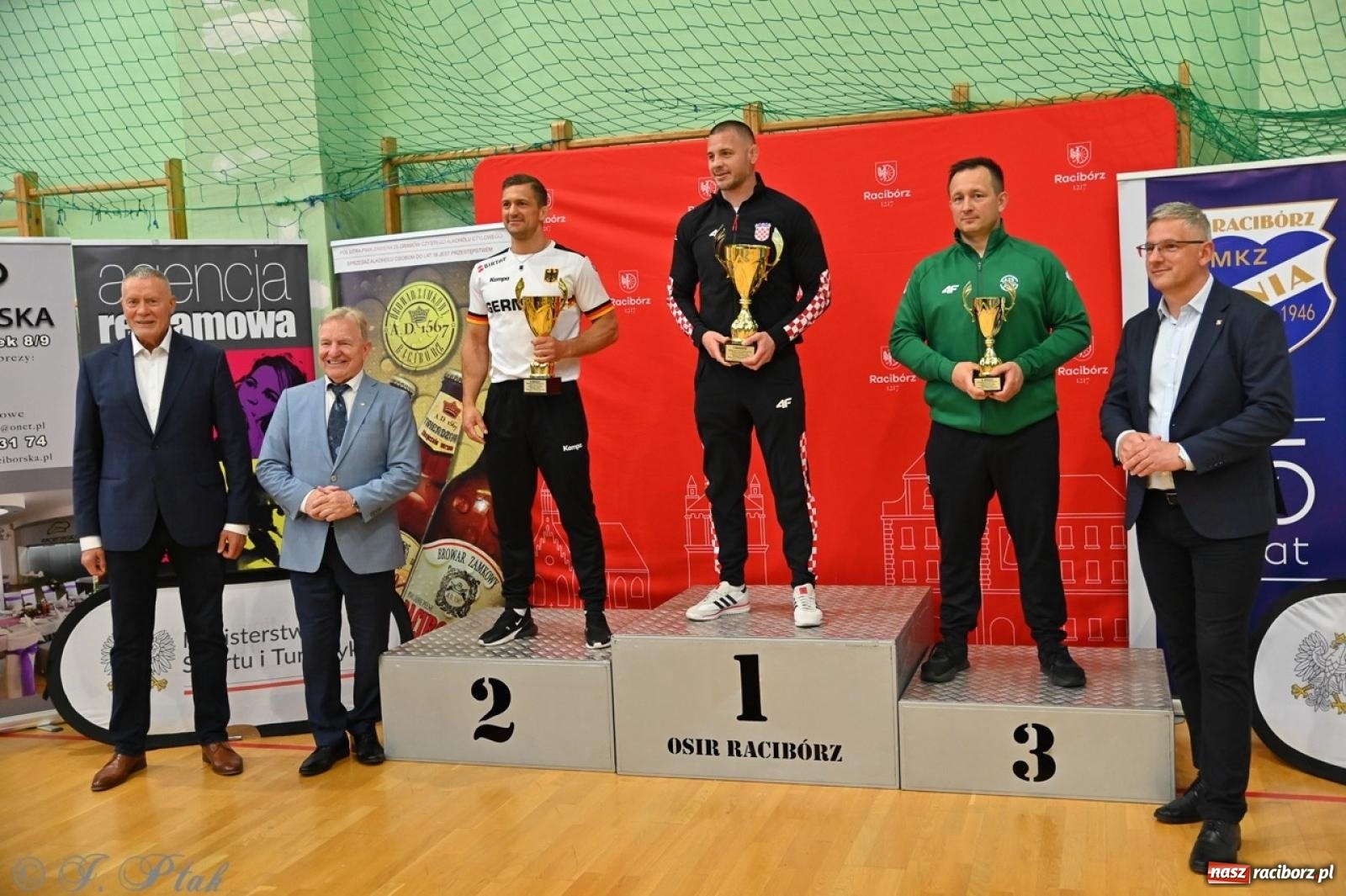 Zdjęcie w galerii na portalu naszraciborz.pl: Międzynarodowe starcie na matach. Racibórz gospodarzem Mistrzostw Polski Juniorów w zapasach klasycznych wiadomości z regionu