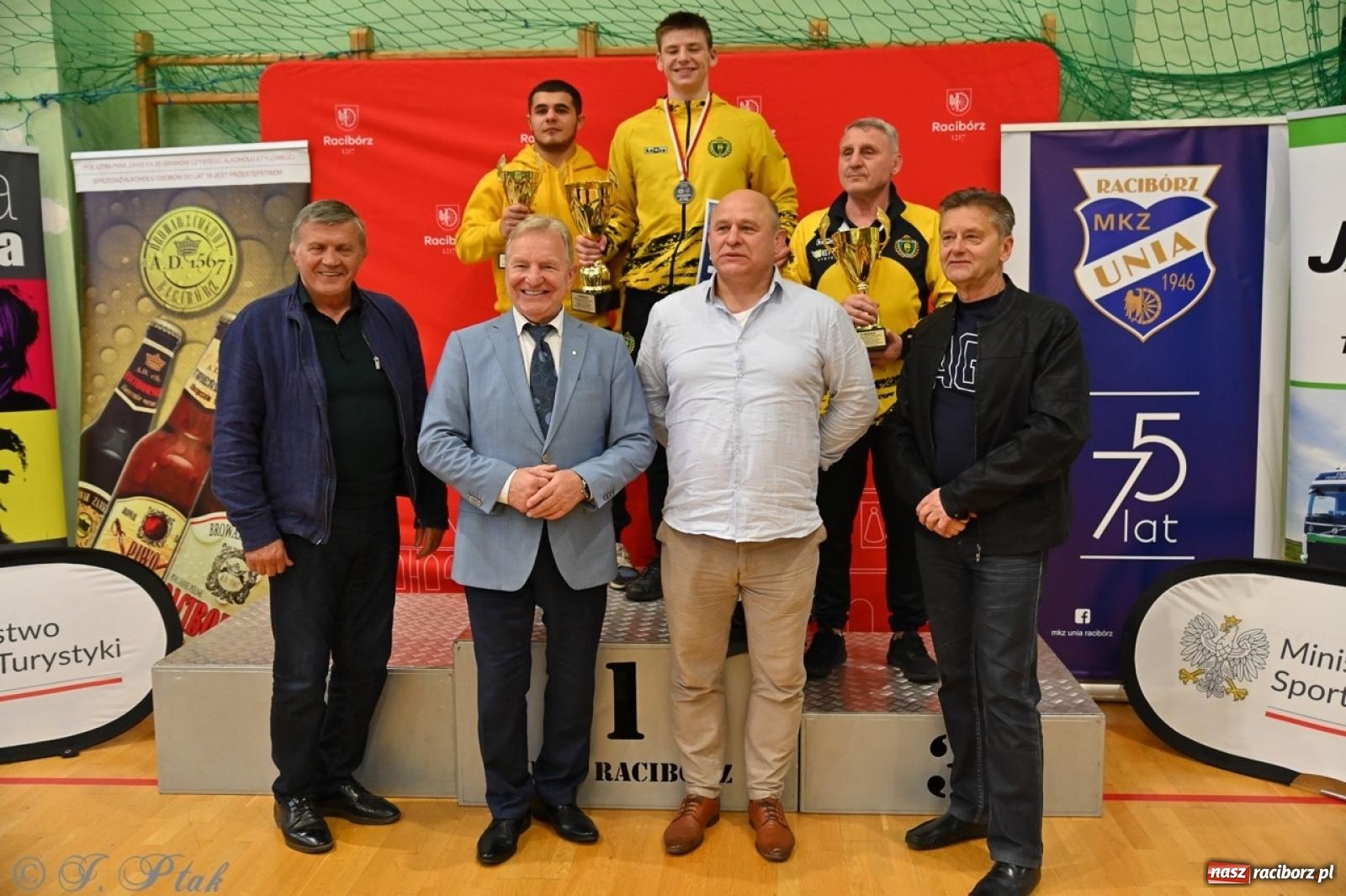 Zdjęcie w galerii na portalu naszraciborz.pl: Międzynarodowe starcie na matach. Racibórz gospodarzem Mistrzostw Polski Juniorów w zapasach klasycznych wiadomości z regionu