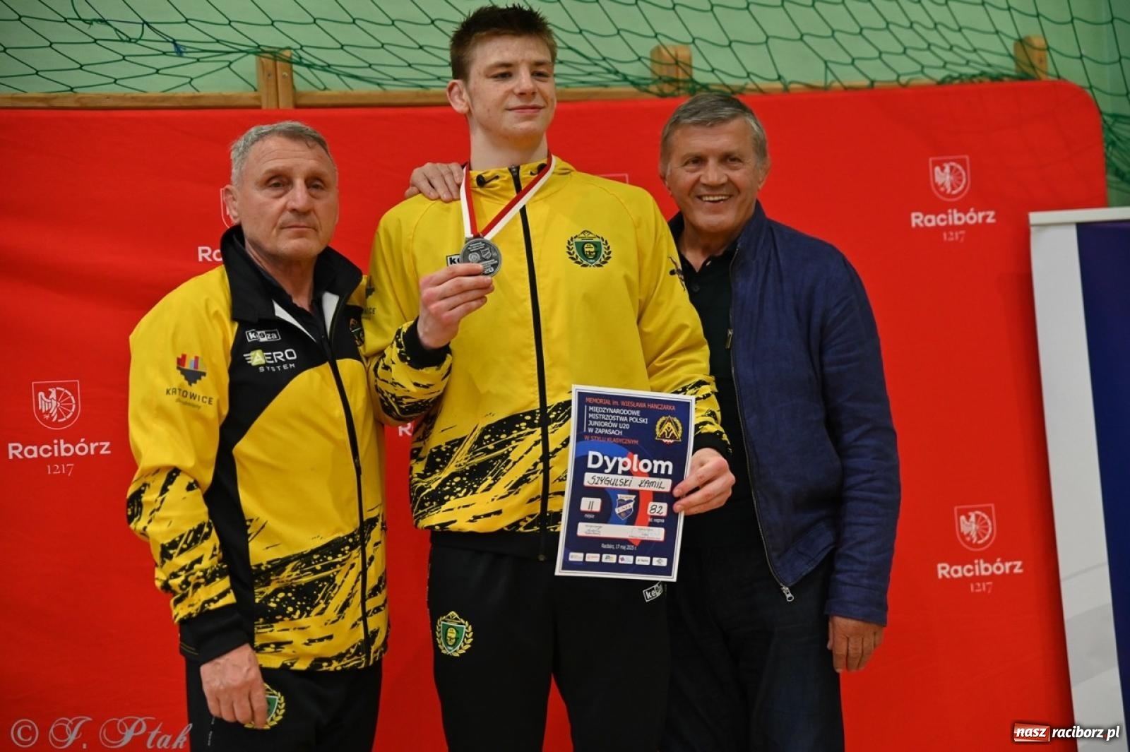 Zdjęcie w galerii na portalu naszraciborz.pl: Międzynarodowe starcie na matach. Racibórz gospodarzem Mistrzostw Polski Juniorów w zapasach klasycznych wiadomości z regionu