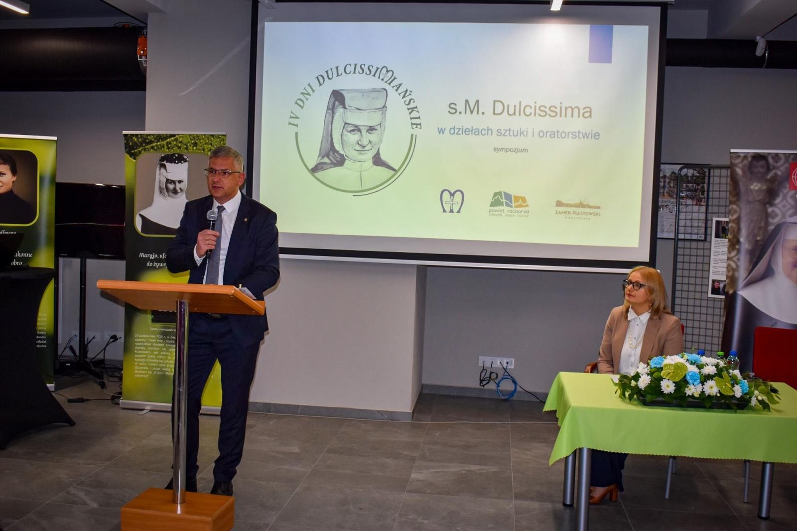 Zdjęcie w galerii na portalu naszraciborz.pl: Zamek Piastowski przestrzenią dla sacrum. IV Dni Dulcissimiańskie poświęcone s. Dulcissimie wiadomości z regionu