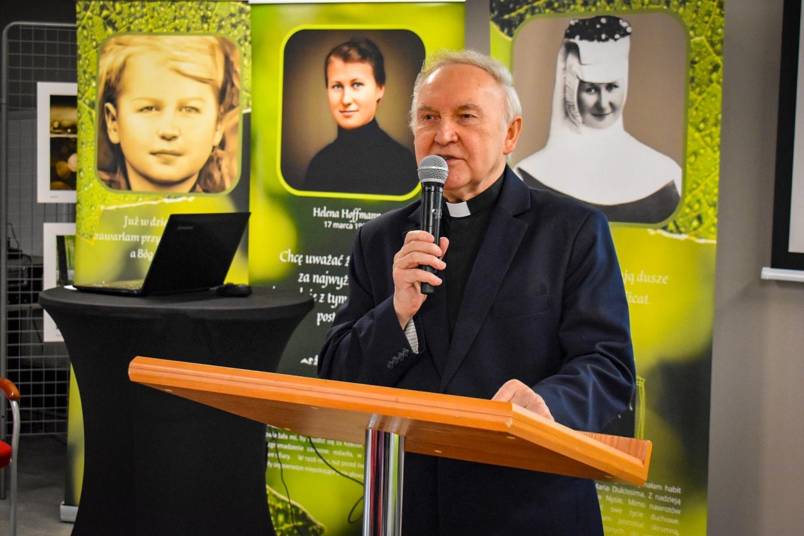 Zdjęcie w galerii na portalu naszraciborz.pl: Zamek Piastowski przestrzenią dla sacrum. IV Dni Dulcissimiańskie poświęcone s. Dulcissimie wiadomości z regionu