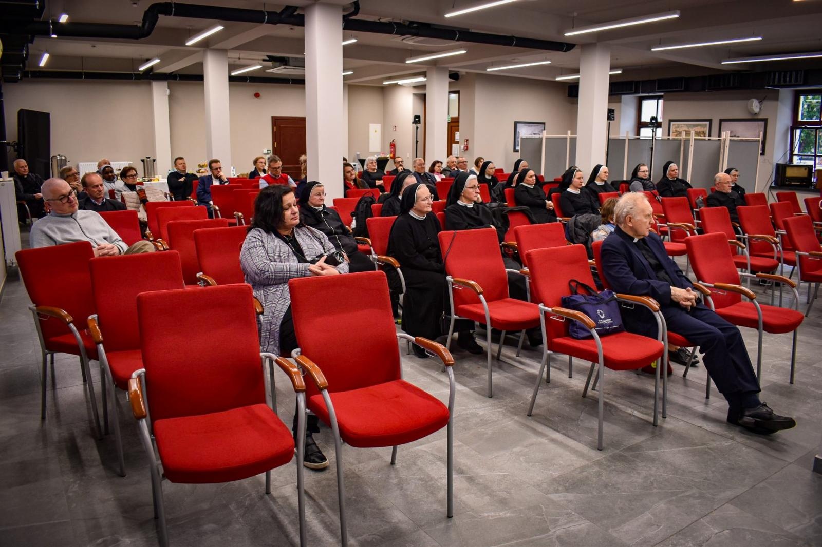 Zdjęcie w galerii na portalu naszraciborz.pl: Zamek Piastowski przestrzenią dla sacrum. IV Dni Dulcissimiańskie poświęcone s. Dulcissimie wiadomości z regionu