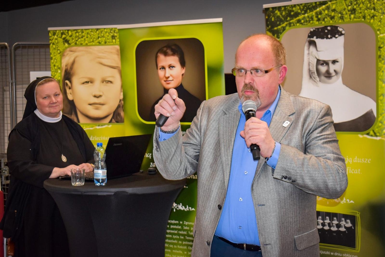 Zdjęcie w galerii na portalu naszraciborz.pl: Zamek Piastowski przestrzenią dla sacrum. IV Dni Dulcissimiańskie poświęcone s. Dulcissimie wiadomości z regionu