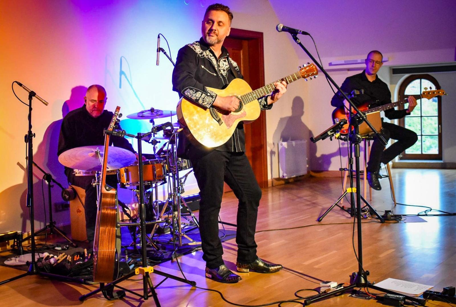 Zdjęcie w galerii na portalu naszraciborz.pl: Zamek Piastowski przestrzenią dla sacrum. IV Dni Dulcissimiańskie poświęcone s. Dulcissimie wiadomości z regionu