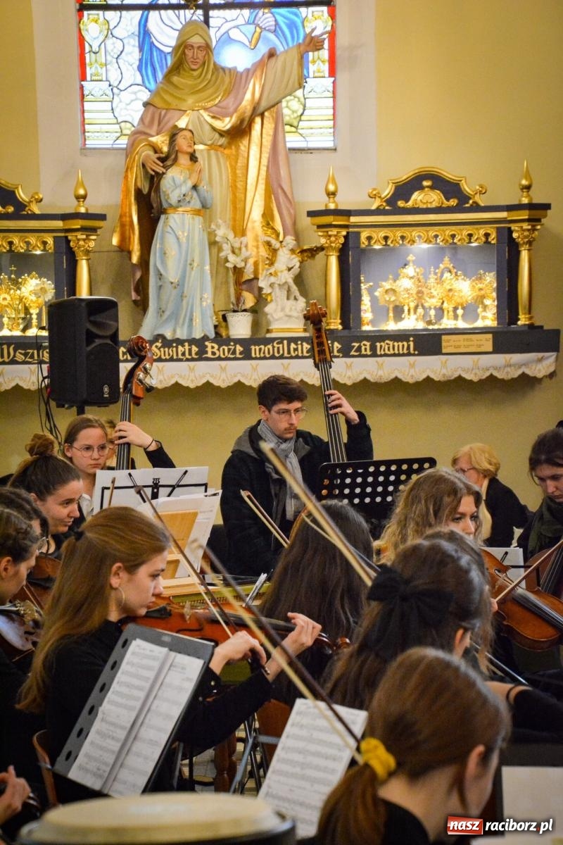 Zdjęcie w galerii na portalu naszraciborz.pl: Muzyczna modlitwa i dialog narodów. Majowy koncert sakralny w Brzeziu [FOTO i WIDEO] wiadomości z regionu