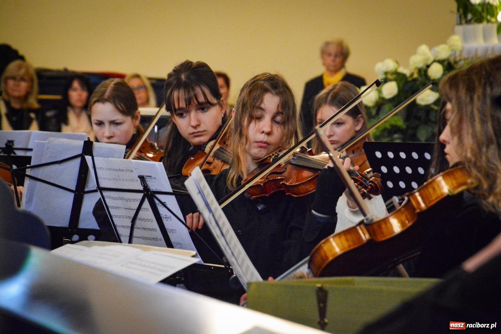 Zdjęcie w galerii na portalu naszraciborz.pl: Muzyczna modlitwa i dialog narodów. Majowy koncert sakralny w Brzeziu [FOTO i WIDEO] wiadomości z regionu