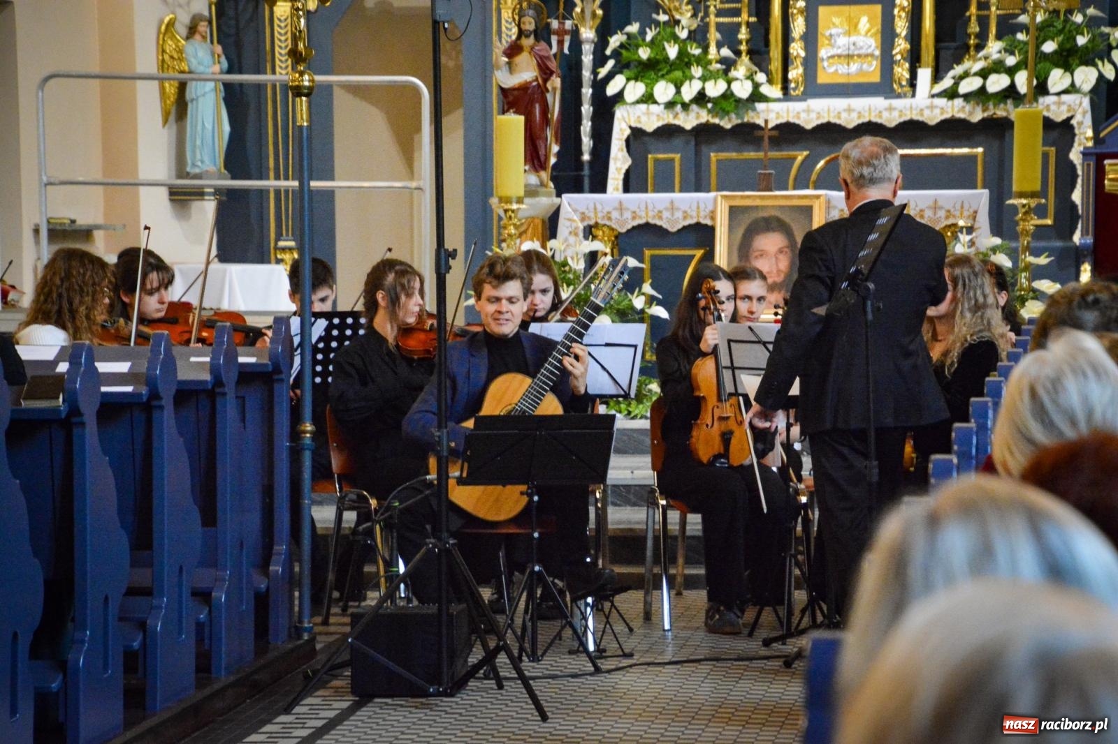 Zdjęcie w galerii na portalu naszraciborz.pl: Muzyczna modlitwa i dialog narodów. Majowy koncert sakralny w Brzeziu [FOTO i WIDEO] wiadomości z regionu