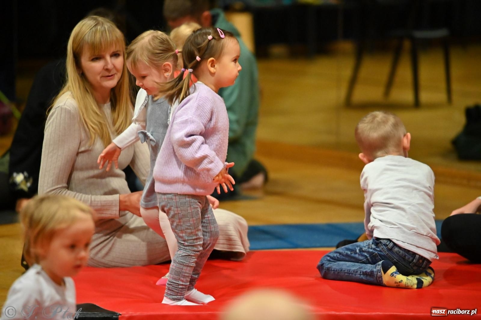 Zdjęcie w galerii na portalu naszraciborz.pl: Maluchy w krainie dźwięku i śpiewające koźlątka – muzyczna przygoda w RCK wiadomości z regionu