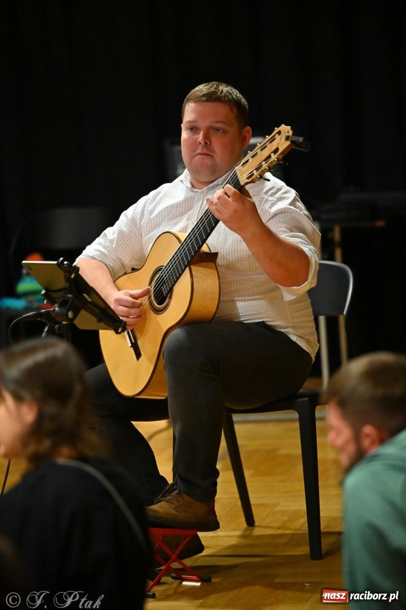 Zdjęcie w galerii na portalu naszraciborz.pl: Maluchy w krainie dźwięku i śpiewające koźlątka – muzyczna przygoda w RCK wiadomości z regionu