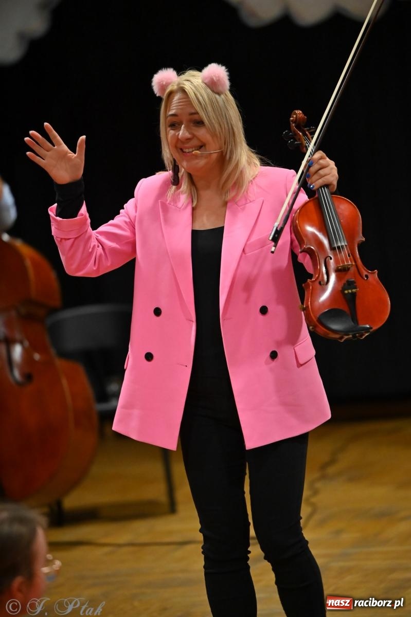 Zdjęcie w galerii na portalu naszraciborz.pl: Maluchy w krainie dźwięku i śpiewające koźlątka – muzyczna przygoda w RCK wiadomości z regionu