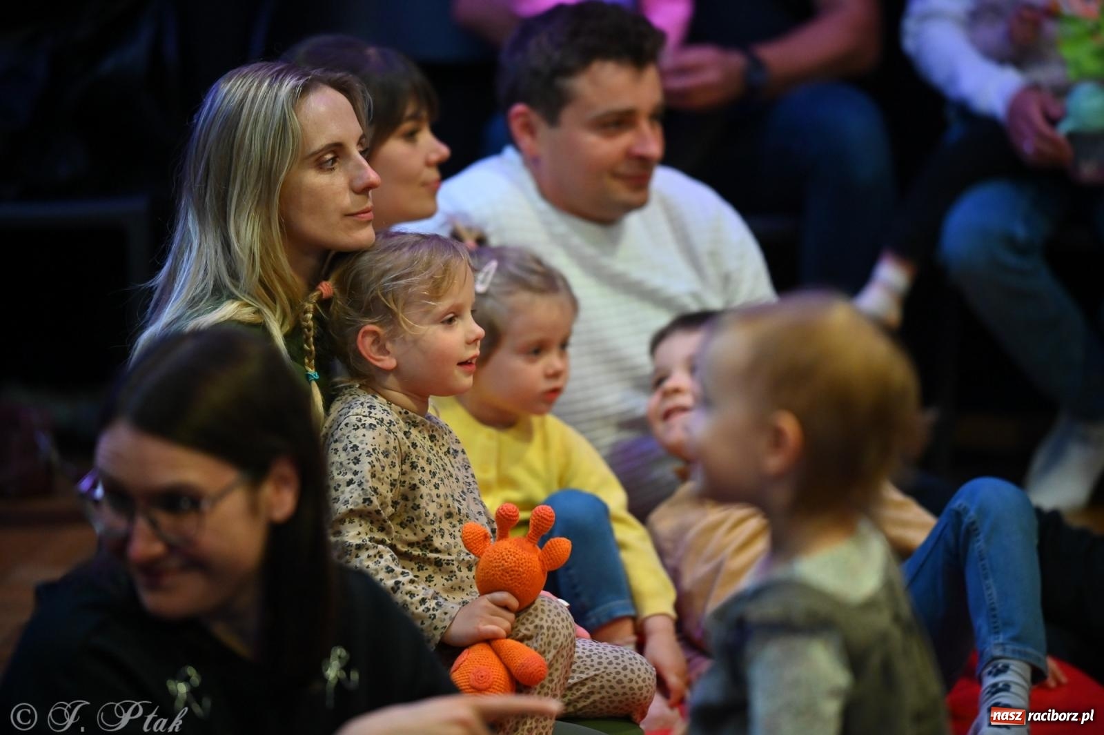 Zdjęcie w galerii na portalu naszraciborz.pl: Maluchy w krainie dźwięku i śpiewające koźlątka – muzyczna przygoda w RCK wiadomości z regionu