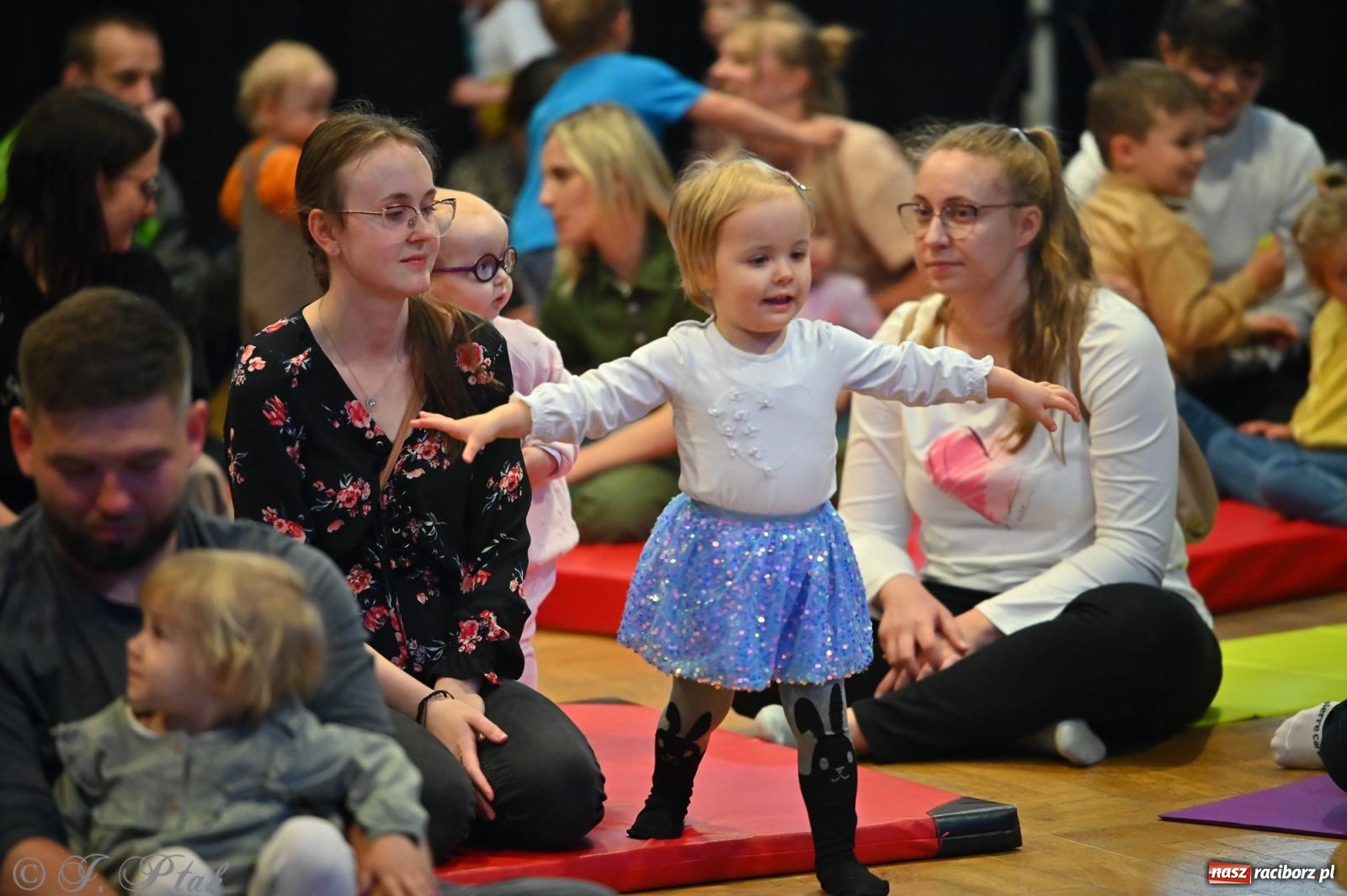 Zdjęcie w galerii na portalu naszraciborz.pl: Maluchy w krainie dźwięku i śpiewające koźlątka – muzyczna przygoda w RCK wiadomości z regionu