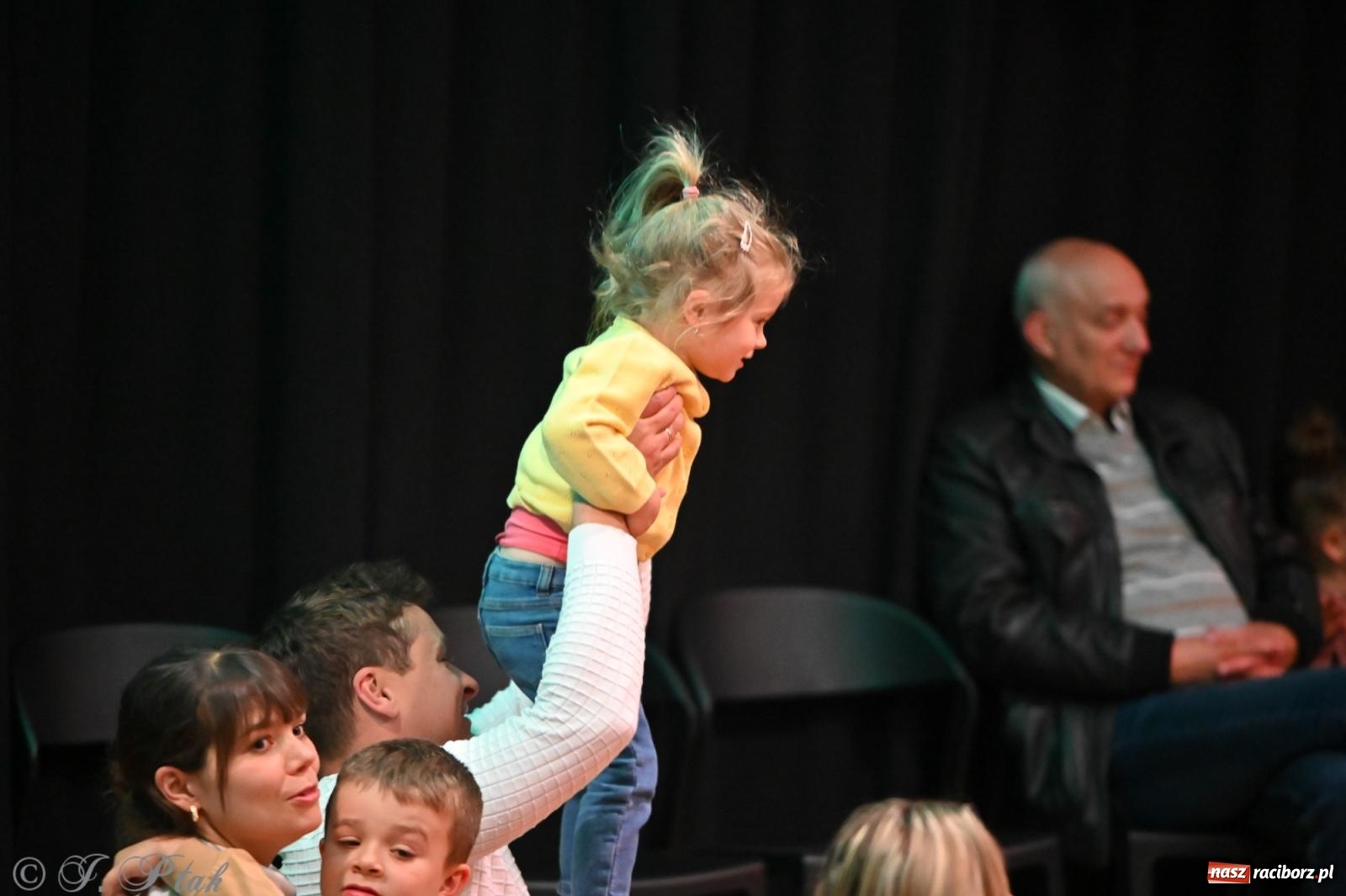 Zdjęcie w galerii na portalu naszraciborz.pl: Maluchy w krainie dźwięku i śpiewające koźlątka – muzyczna przygoda w RCK wiadomości z regionu