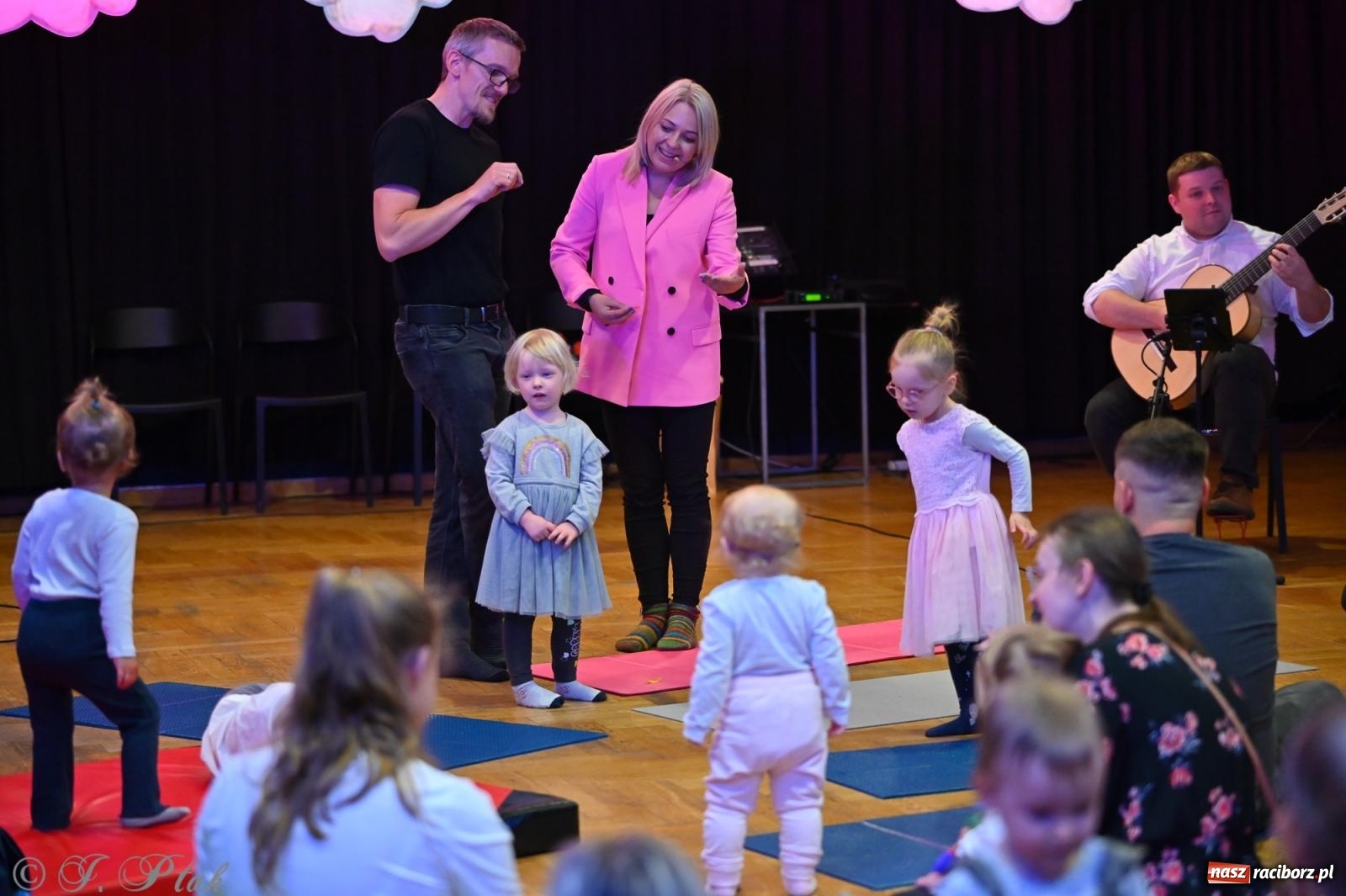 Zdjęcie w galerii na portalu naszraciborz.pl: Maluchy w krainie dźwięku i śpiewające koźlątka – muzyczna przygoda w RCK wiadomości z regionu