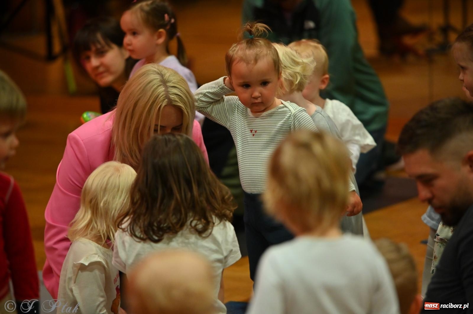 Zdjęcie w galerii na portalu naszraciborz.pl: Maluchy w krainie dźwięku i śpiewające koźlątka – muzyczna przygoda w RCK wiadomości z regionu
