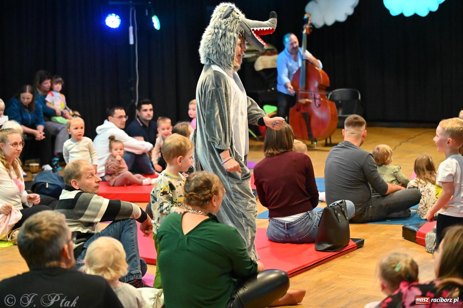 Zdjęcie w galerii na portalu naszraciborz.pl: Maluchy w krainie dźwięku i śpiewające koźlątka – muzyczna przygoda w RCK wiadomości z regionu