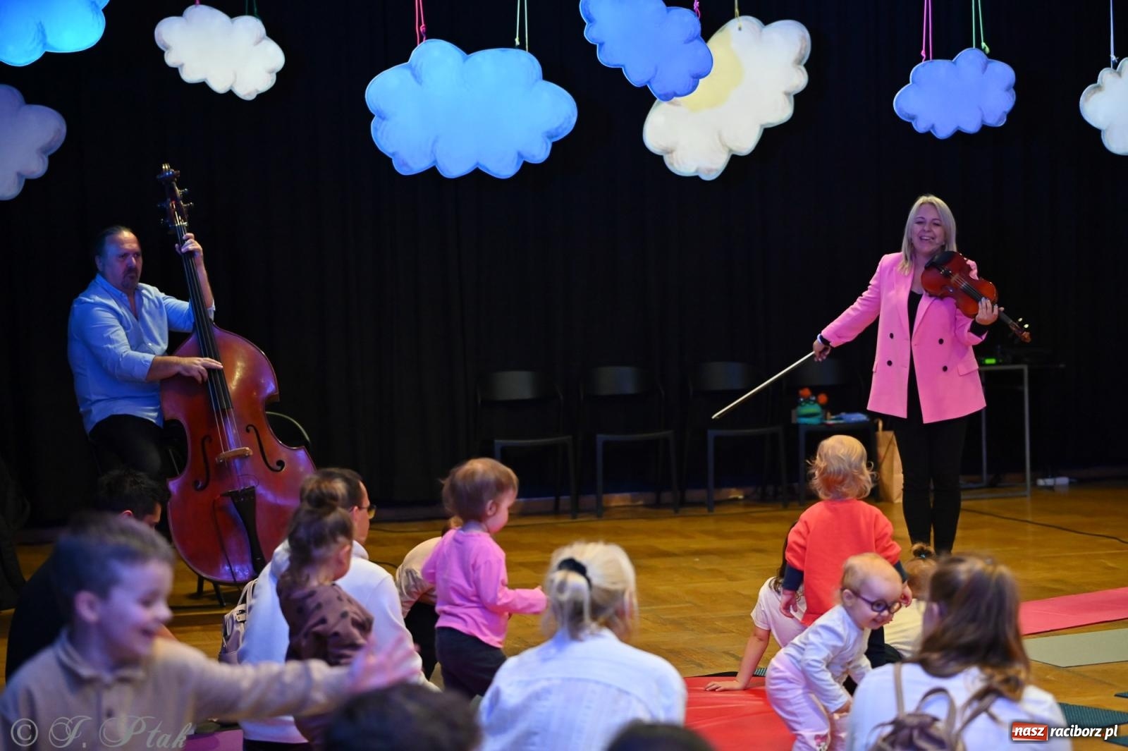 Zdjęcie w galerii na portalu naszraciborz.pl: Maluchy w krainie dźwięku i śpiewające koźlątka – muzyczna przygoda w RCK wiadomości z regionu