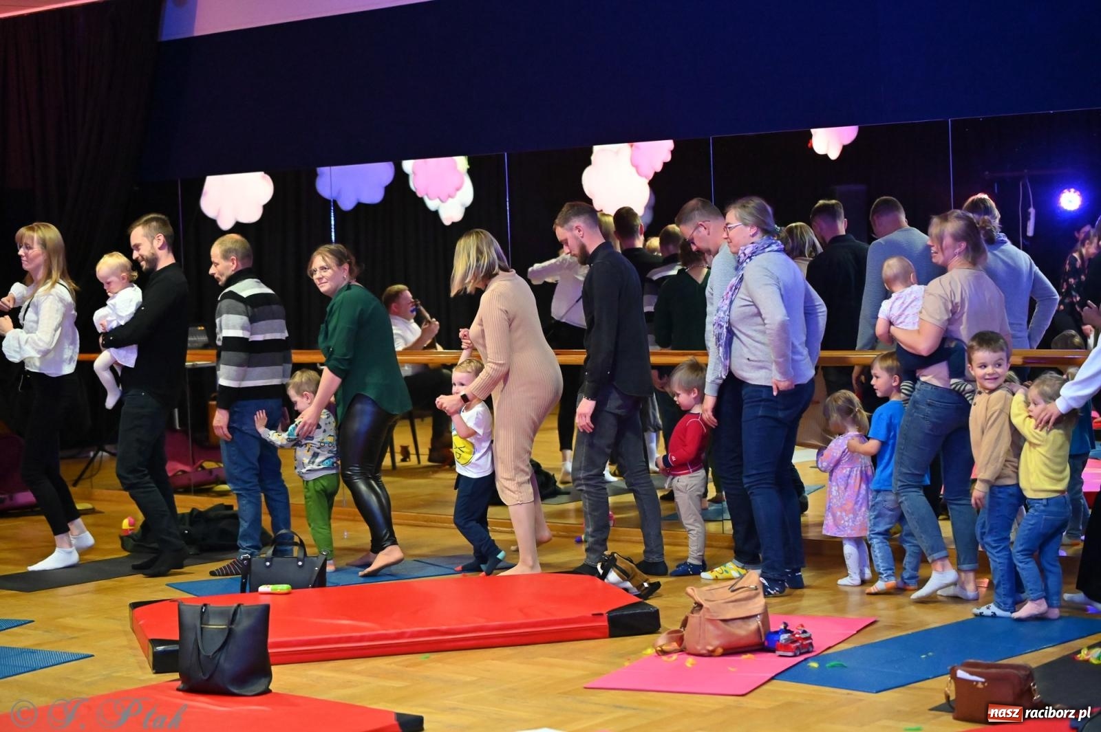 Zdjęcie w galerii na portalu naszraciborz.pl: Maluchy w krainie dźwięku i śpiewające koźlątka – muzyczna przygoda w RCK wiadomości z regionu