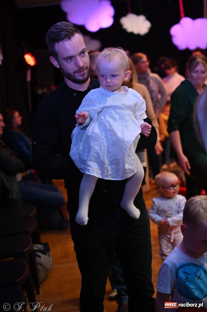 Zdjęcie w galerii na portalu naszraciborz.pl: Maluchy w krainie dźwięku i śpiewające koźlątka – muzyczna przygoda w RCK wiadomości z regionu