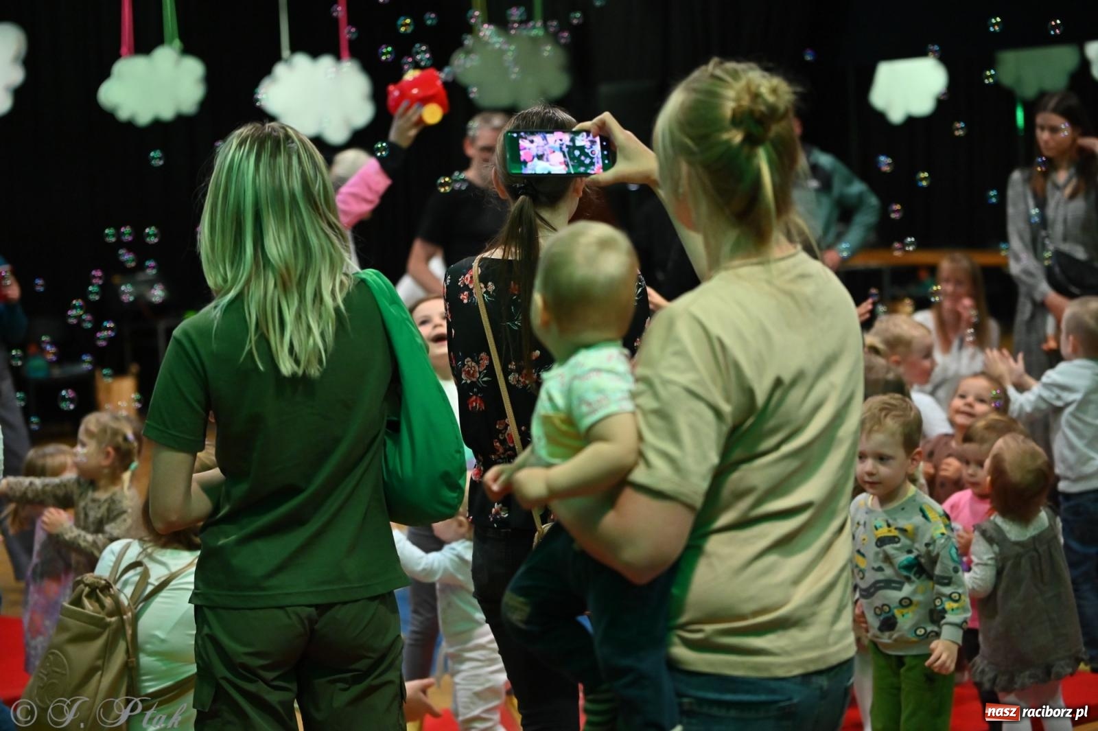 Zdjęcie w galerii na portalu naszraciborz.pl: Maluchy w krainie dźwięku i śpiewające koźlątka – muzyczna przygoda w RCK wiadomości z regionu