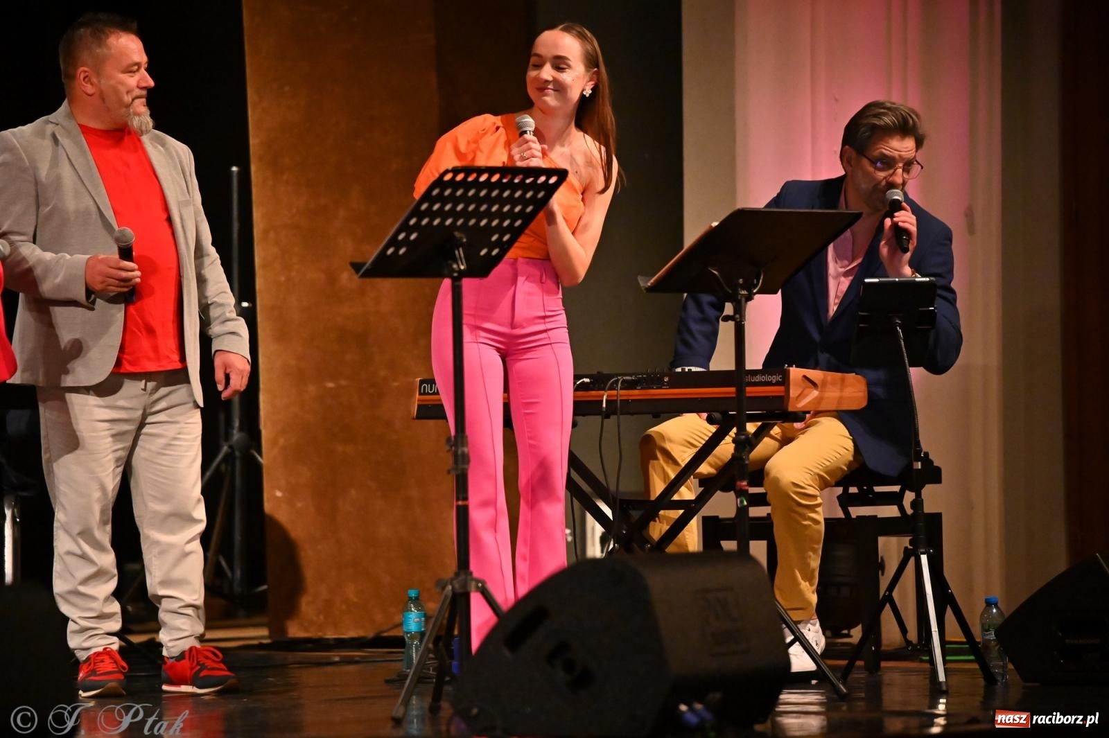 Zdjęcie w galerii na portalu naszraciborz.pl: Koncert zespołu wokalnego Perspektywa Adults przyciągnął liczną publiczność wiadomości z regionu