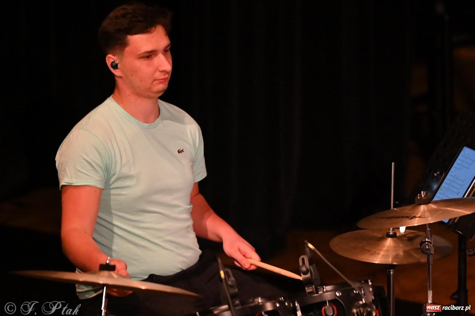 Zdjęcie w galerii na portalu naszraciborz.pl: Koncert zespołu wokalnego Perspektywa Adults przyciągnął liczną publiczność wiadomości z regionu