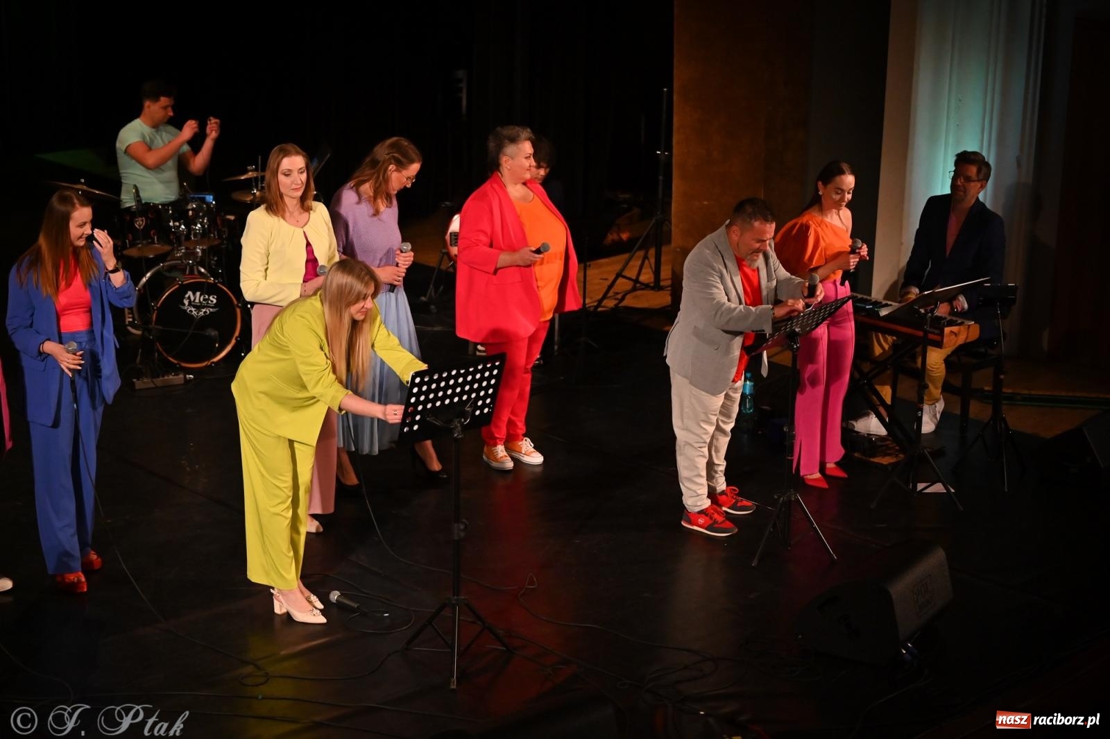 Zdjęcie w galerii na portalu naszraciborz.pl: Koncert zespołu wokalnego Perspektywa Adults przyciągnął liczną publiczność wiadomości z regionu