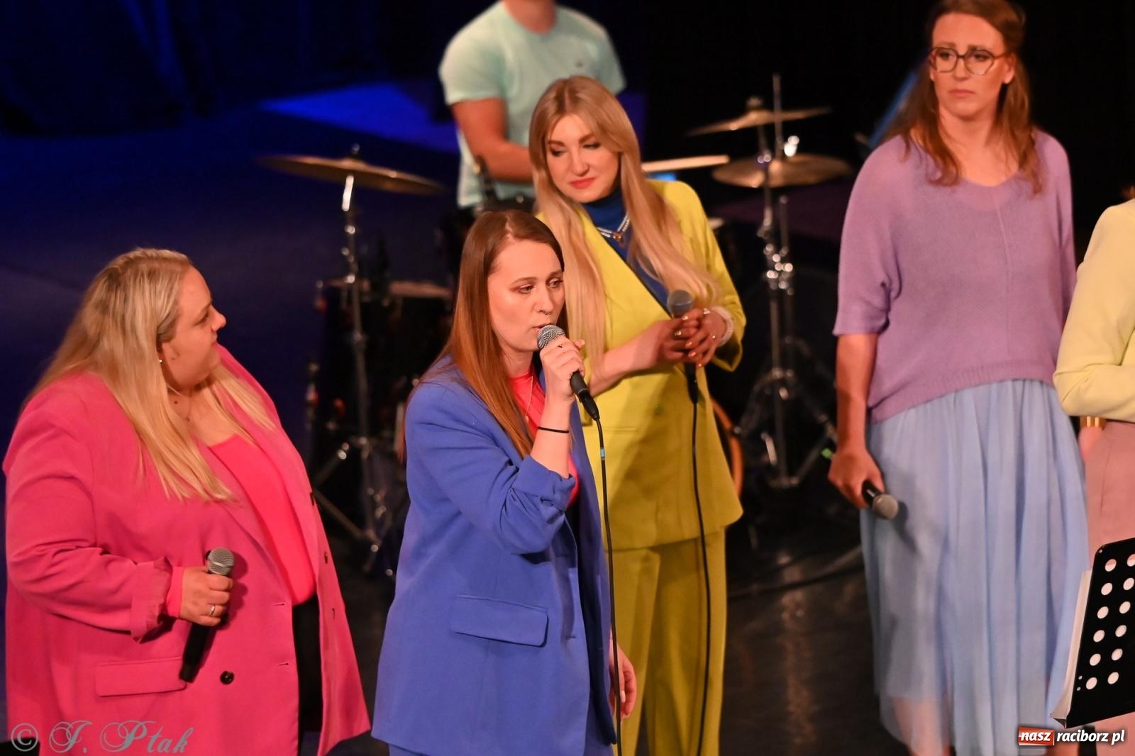 Zdjęcie w galerii na portalu naszraciborz.pl: Koncert zespołu wokalnego Perspektywa Adults przyciągnął liczną publiczność wiadomości z regionu