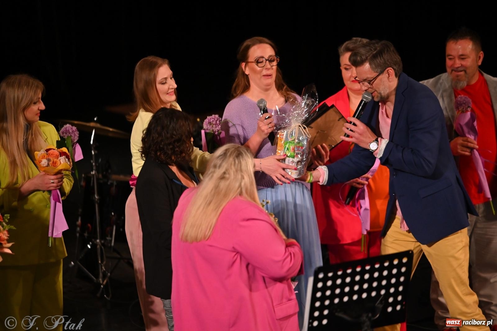 Zdjęcie w galerii na portalu naszraciborz.pl: Koncert zespołu wokalnego Perspektywa Adults przyciągnął liczną publiczność wiadomości z regionu