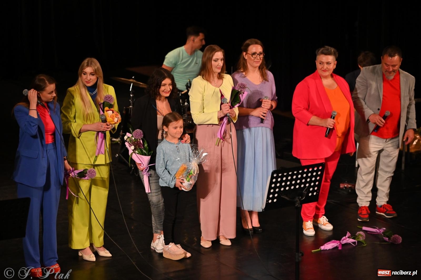 Zdjęcie w galerii na portalu naszraciborz.pl: Koncert zespołu wokalnego Perspektywa Adults przyciągnął liczną publiczność wiadomości z regionu