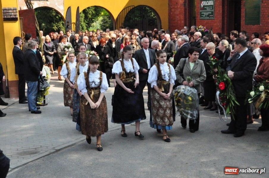Zdjęcie w galerii na portalu naszraciborz.pl: Racibórz pożegnał Leszka Wykę wiadomości z regionu