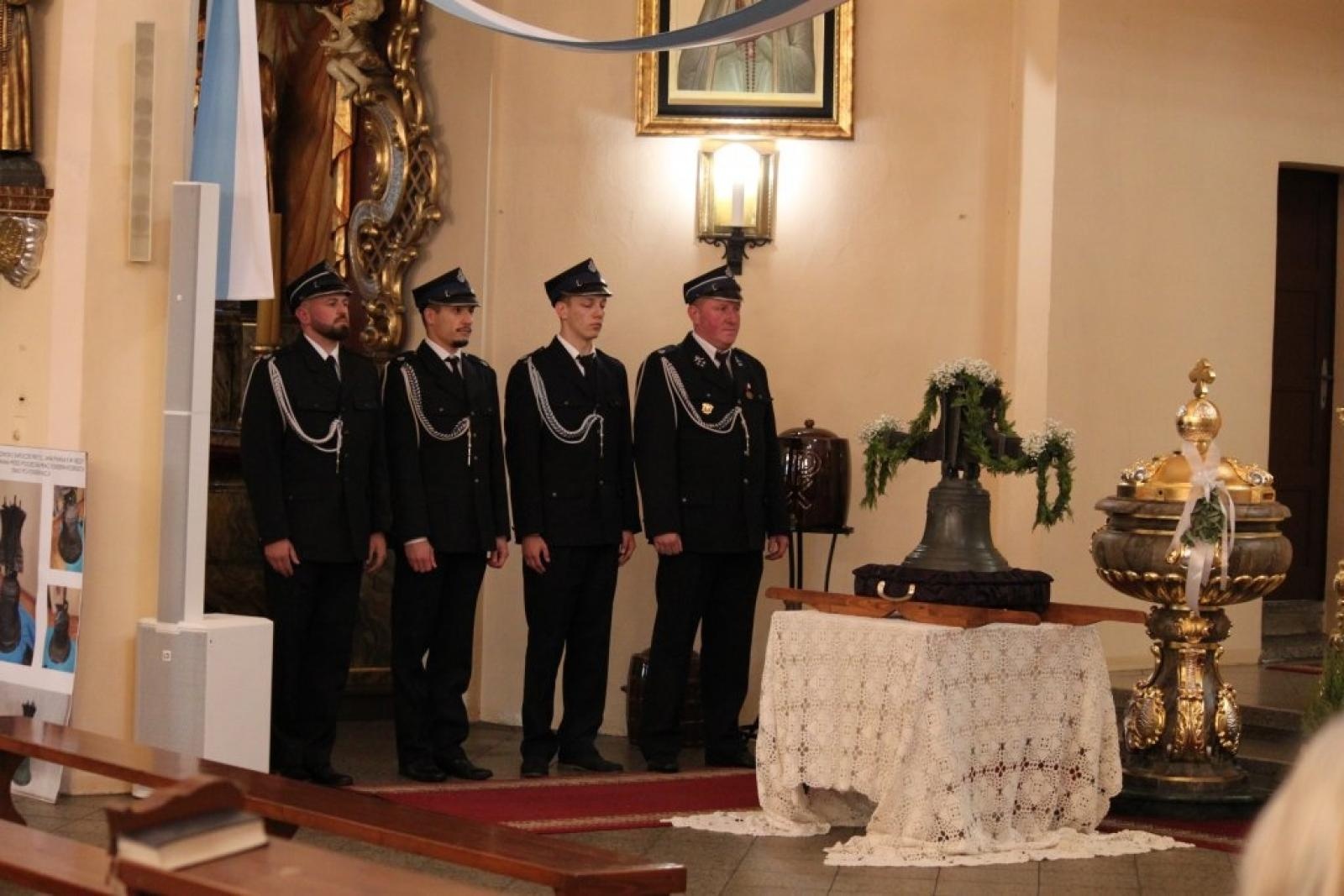 Zdjęcie w galerii na portalu naszraciborz.pl: Uroczyste poświęcenie dzwonu do kaplicy w Nędzy wiadomości z regionu