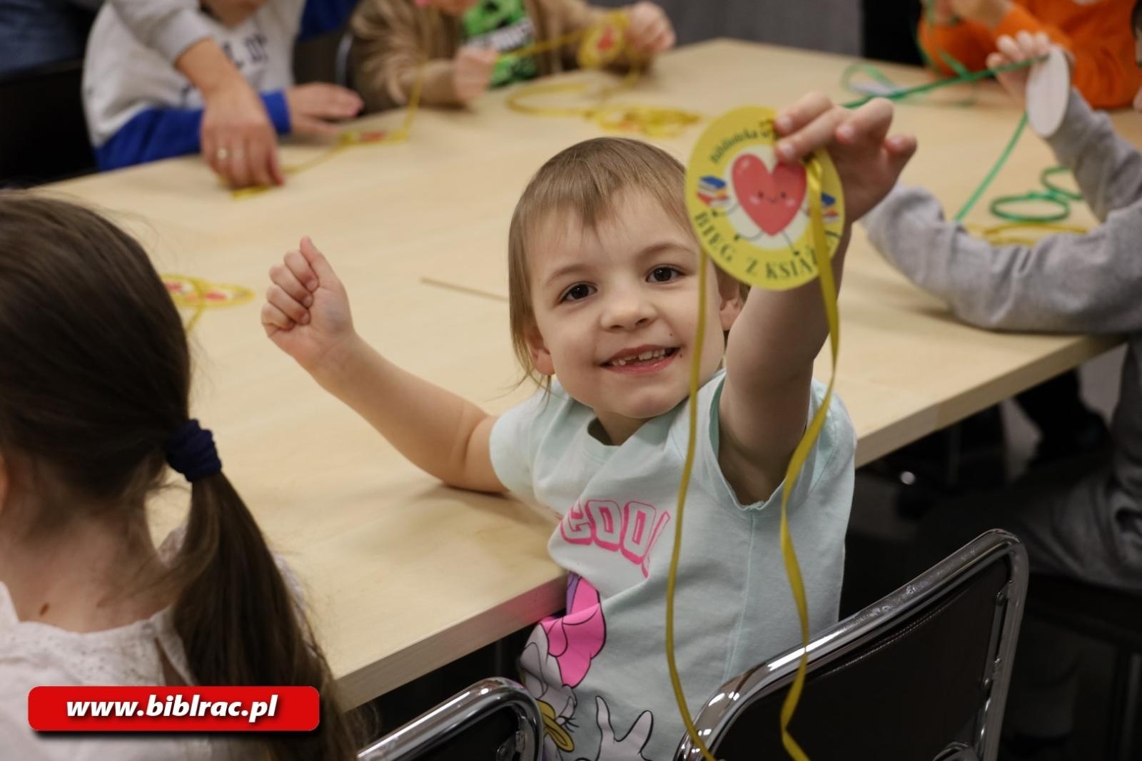 Zdjęcie w galerii na portalu naszraciborz.pl: Jak działa biblioteka? Edukacyjna wyprawa najmłodszych wiadomości z regionu