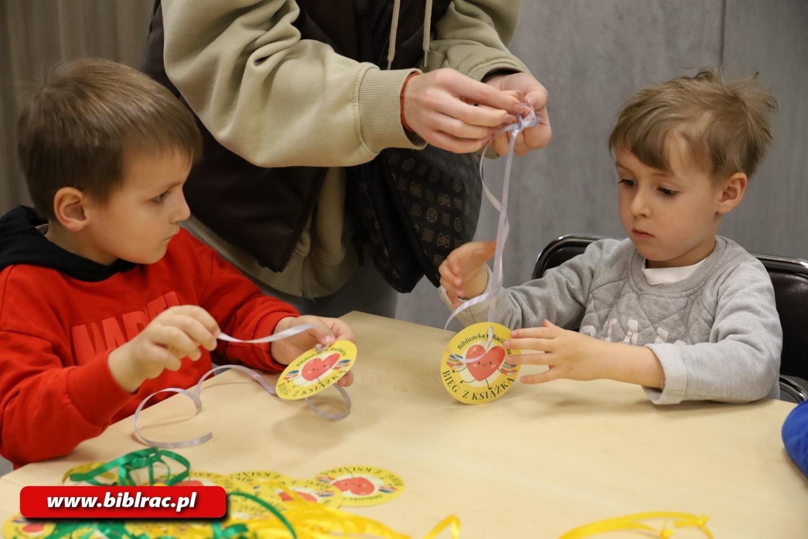Zdjęcie w galerii na portalu naszraciborz.pl: Jak działa biblioteka? Edukacyjna wyprawa najmłodszych wiadomości z regionu