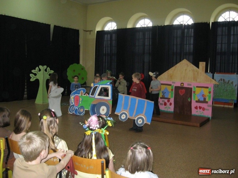 Zdjęcie w galerii na portalu naszraciborz.pl: Teatr, który uczy ekologii wiadomości z regionu