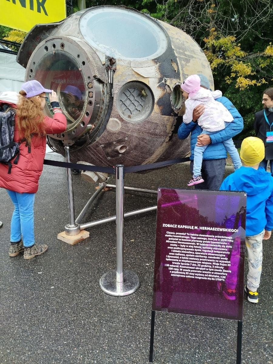 Zdjęcie w galerii na portalu naszraciborz.pl: SOWA z Raciborza na Pikniku Naukowym na PGE Narodowym wiadomości z regionu