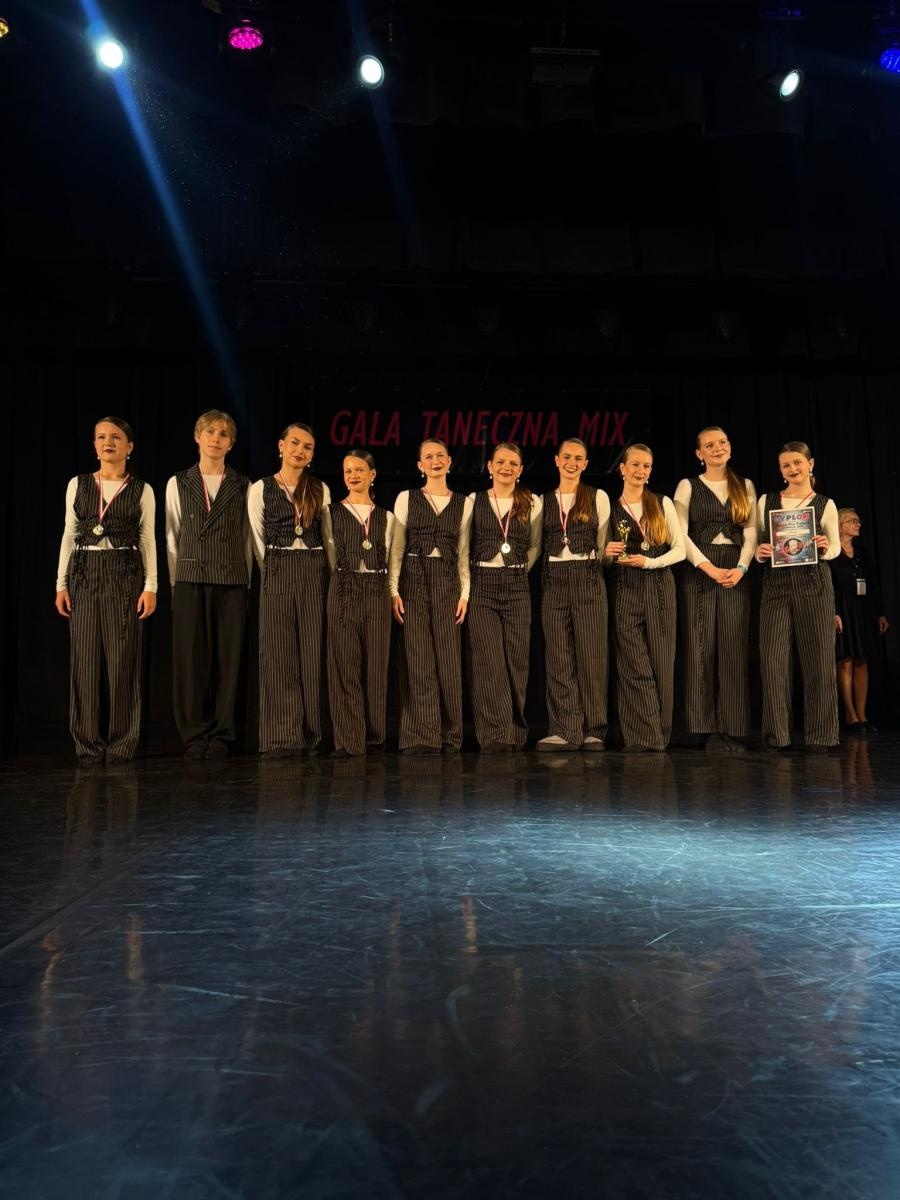 Zdjęcie w galerii na portalu naszraciborz.pl: 23. Wodzisławska Gala Taneczna Mix - Sukces Zespołu Tanecznego SKAZA wiadomości z regionu