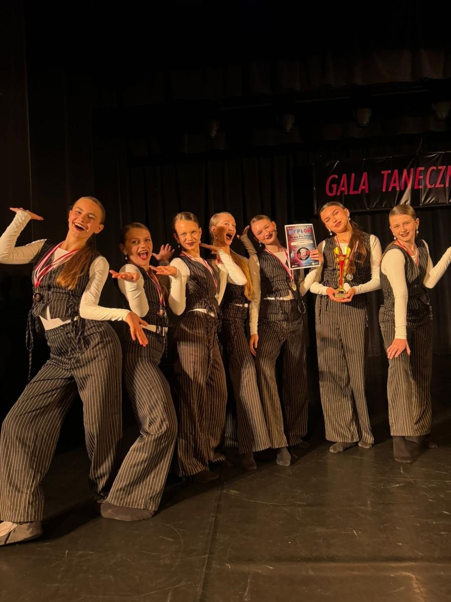 Zdjęcie w galerii na portalu naszraciborz.pl: 23. Wodzisławska Gala Taneczna Mix - Sukces Zespołu Tanecznego SKAZA wiadomości z regionu